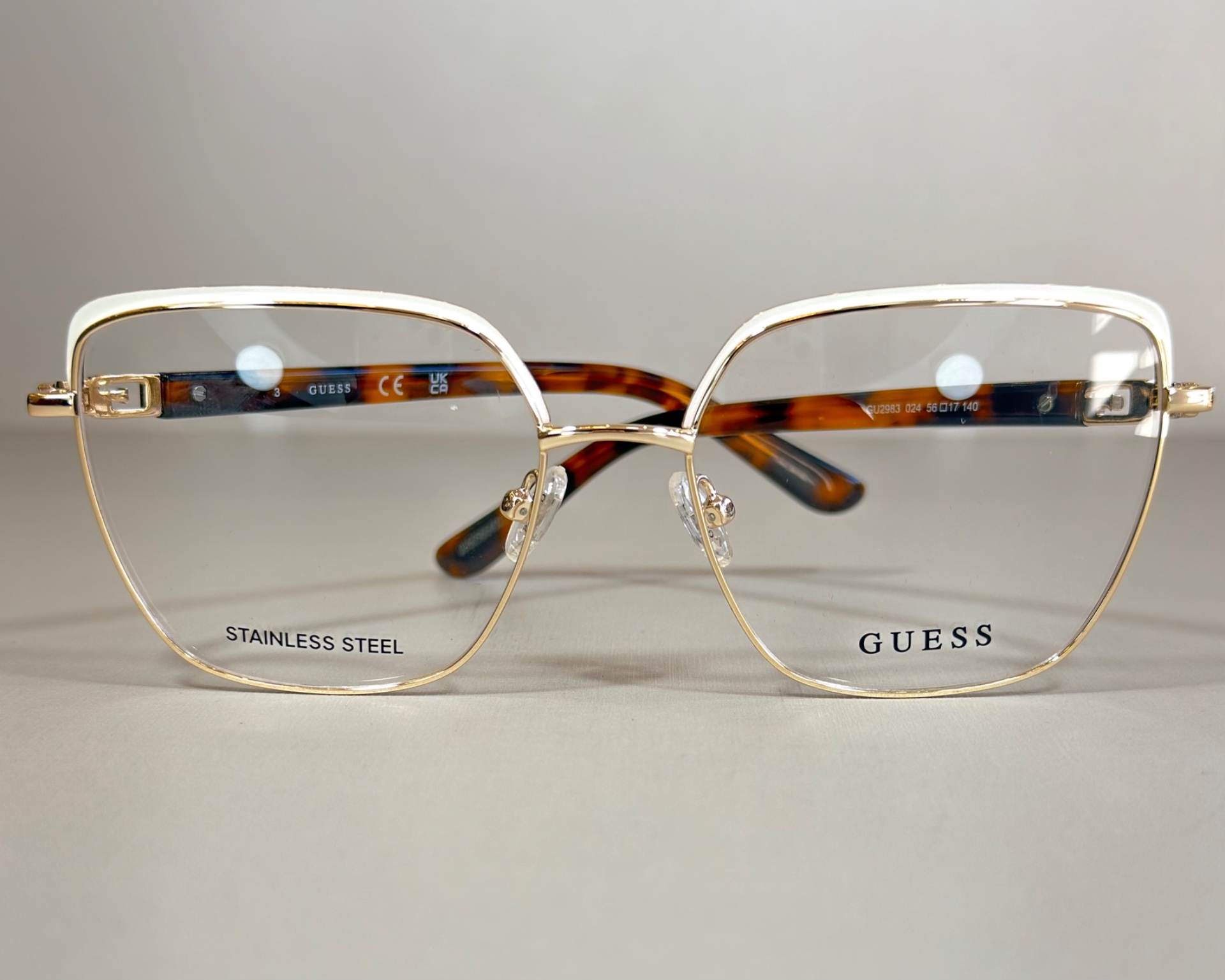GU2983 · GUESS