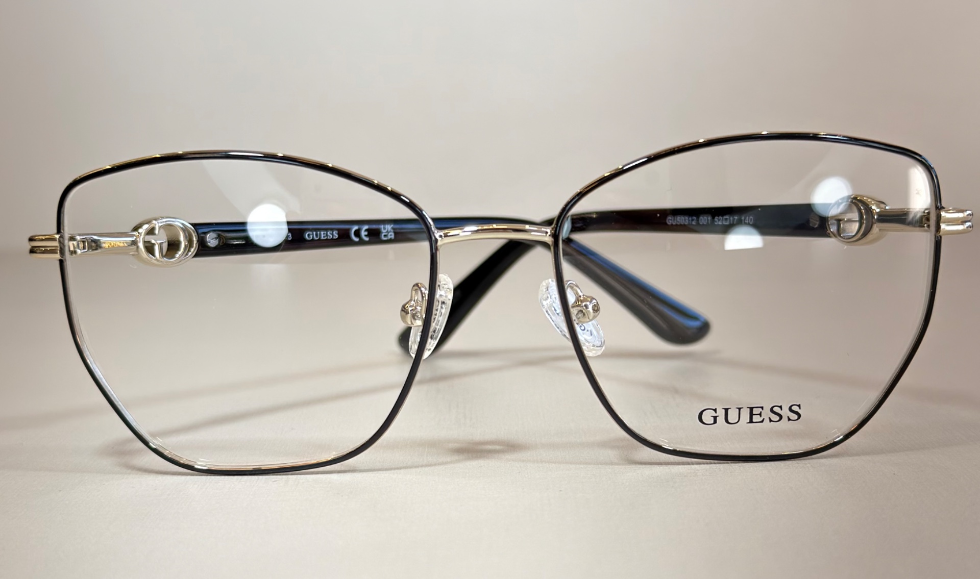 GU50312 · GUESS