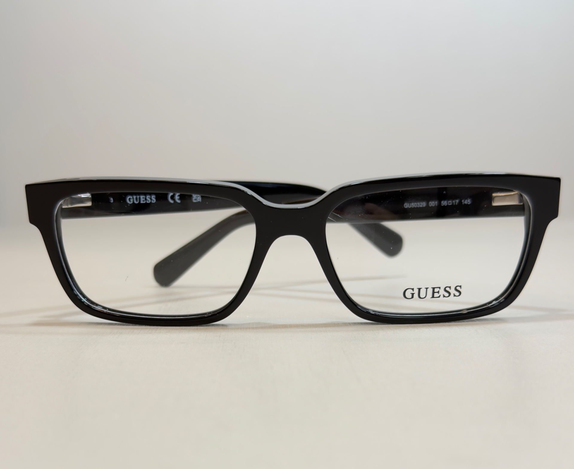 GU50329 · GUESS