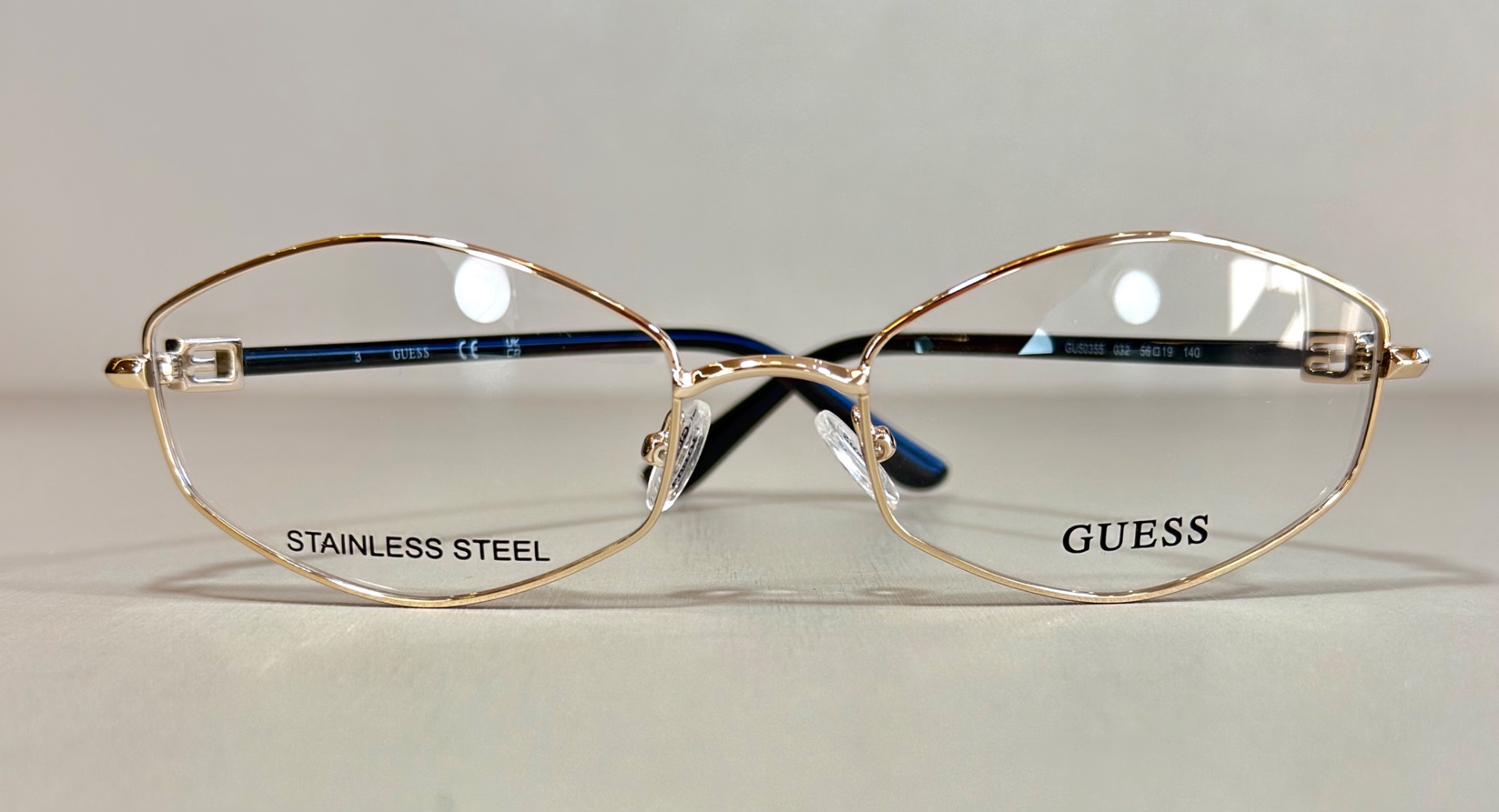 GU50355 · GUESS